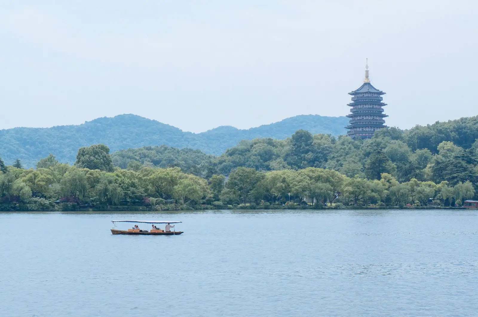 上海企业新媒体运营与短视频制作方案对比分析